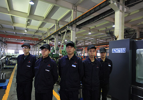 車間(jiān)生産作業(ye)人員合照(zhào)-航天泵閥(fa)