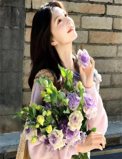 《人类征服蓝天的历程》不同导演版本比较：艺术风格差异分析