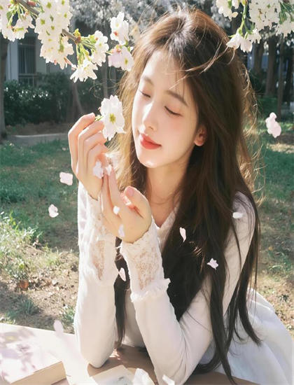 【专业影评】专业影视分析师带你了解《超扯童话卖火柴的小女孩》的文化内涵与社会意义